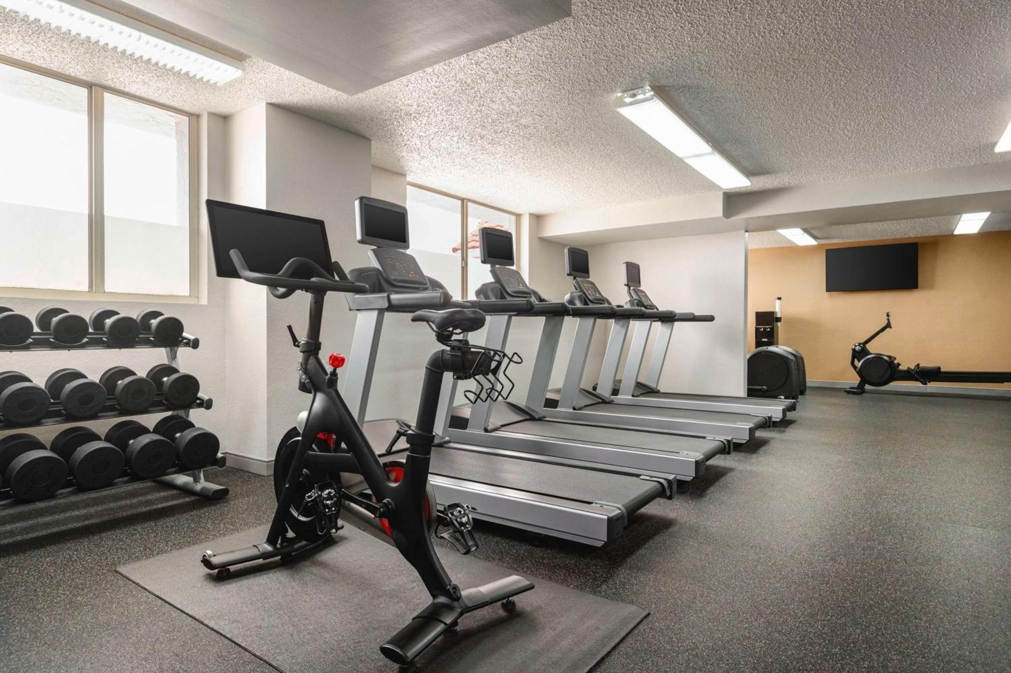 Hotel Embassy By Hilton Lauderdale 17th Street 3*