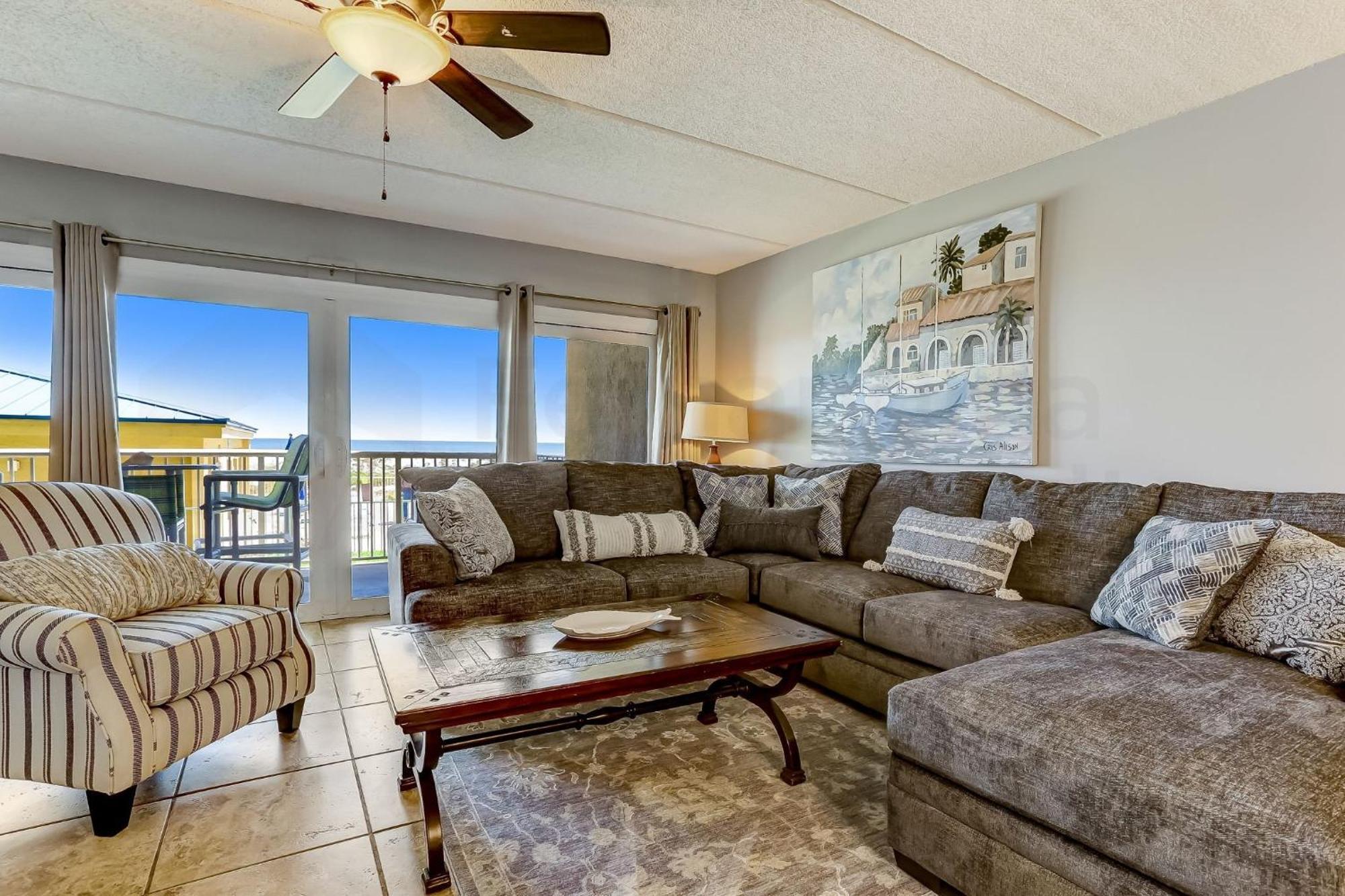 Steps To Oceanside Apartment