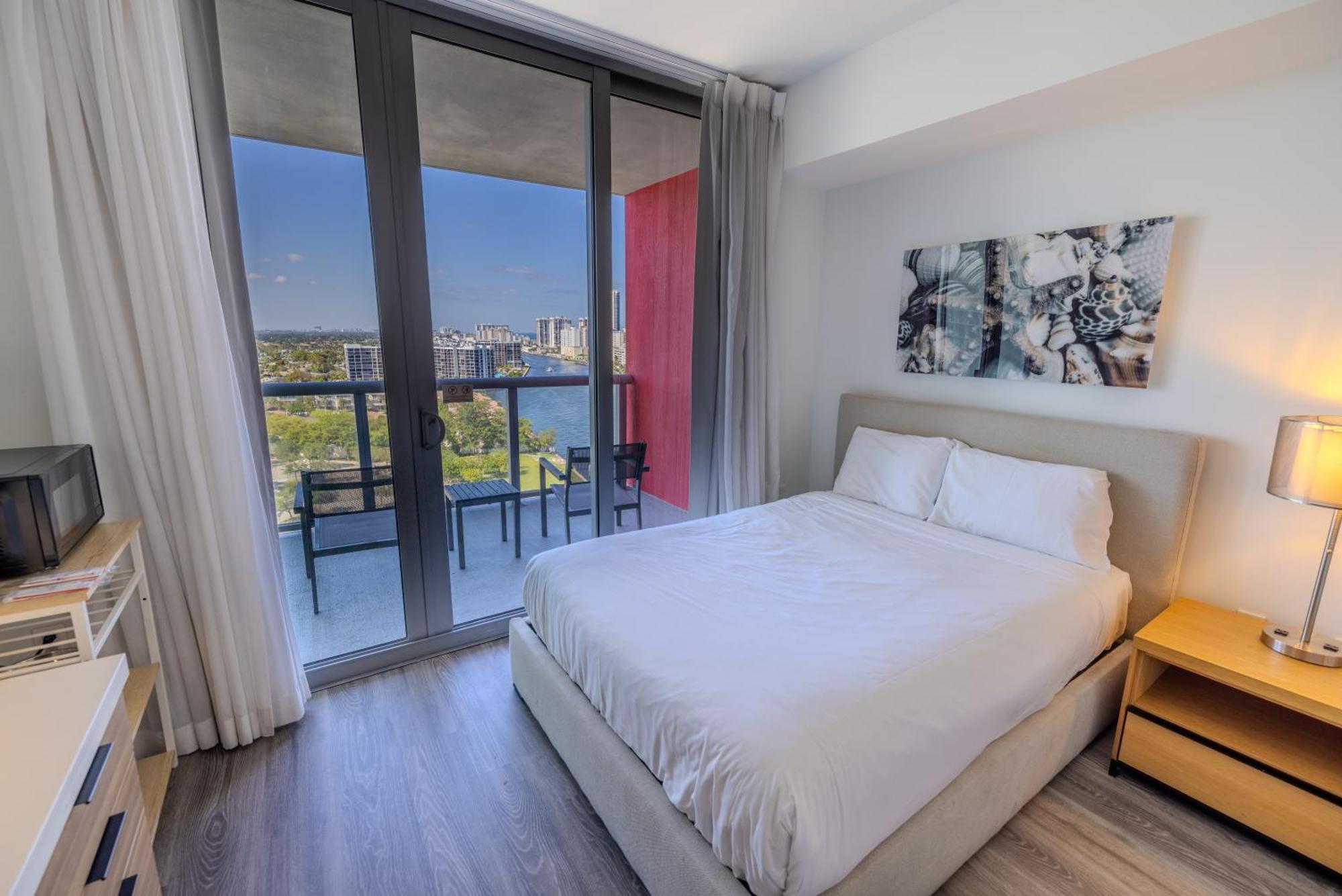 Water View Building With Pool - 5-min Walk To The - Cozy Aparthotel
