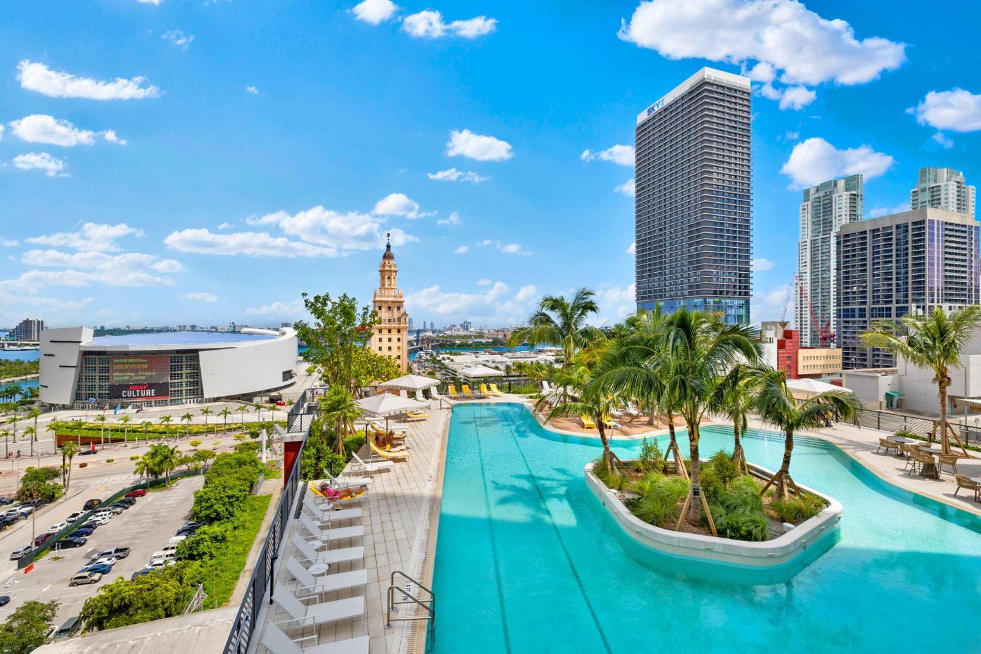 On The 49th Floor! On Highest & Free Parking Apartment