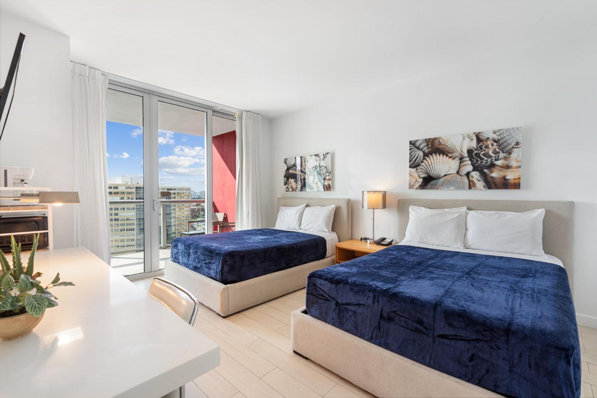 Aparthotel Coastal Luxe Residences - Premium With Pool And Water Views