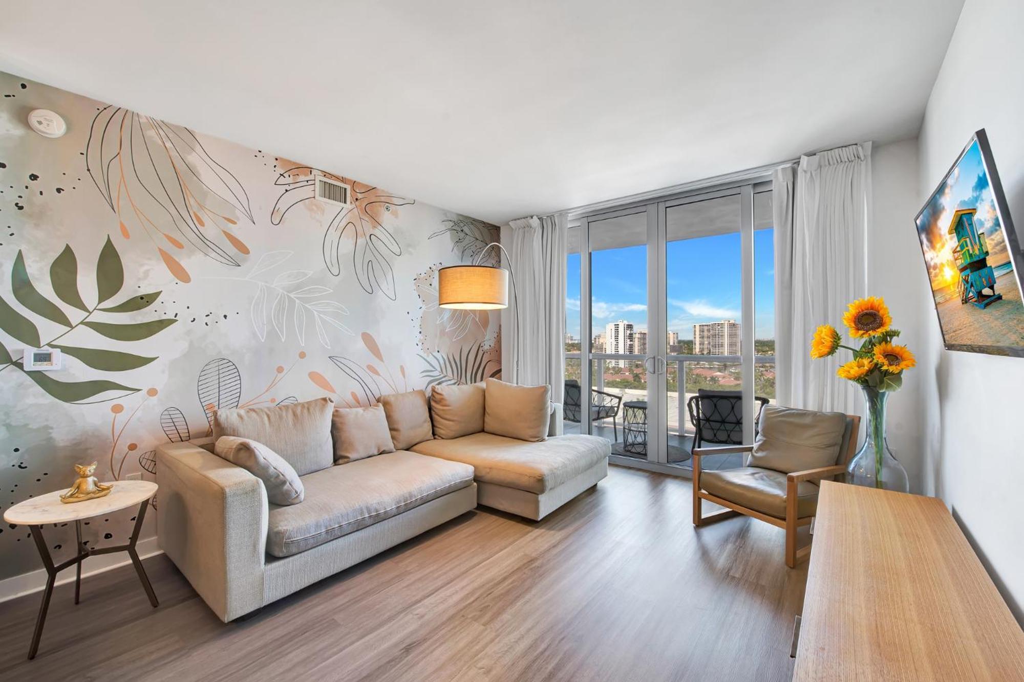 Coastal Luxe Residences - Premium With Pool And Water Views *