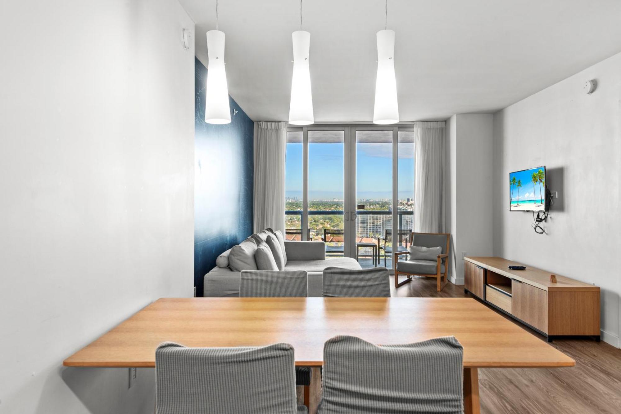 Coastal Luxe Residences - Premium With Pool And Water Views Aparthotel *