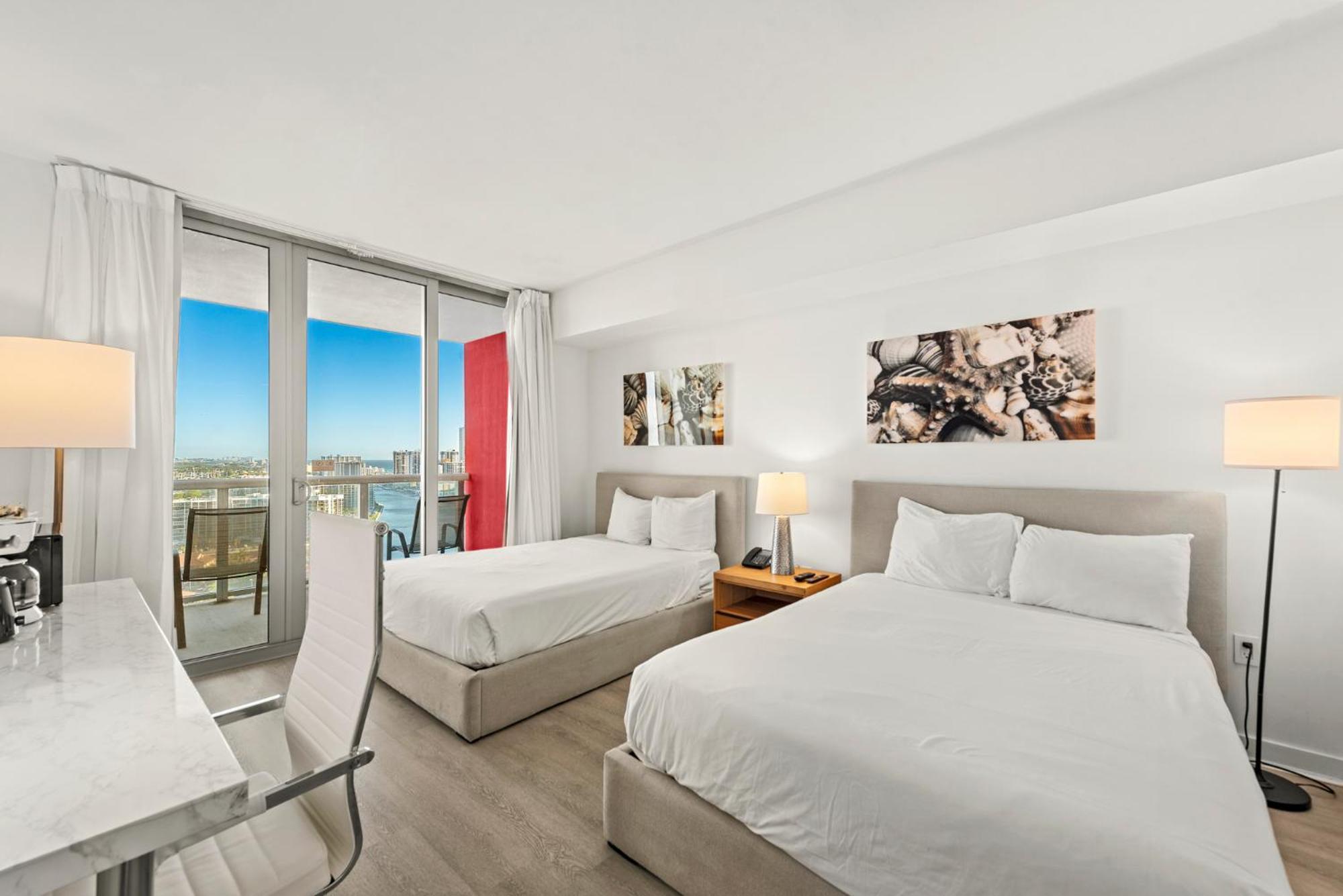 Aparthotel Coastal Luxe Residences - Premium With Pool And Water Views