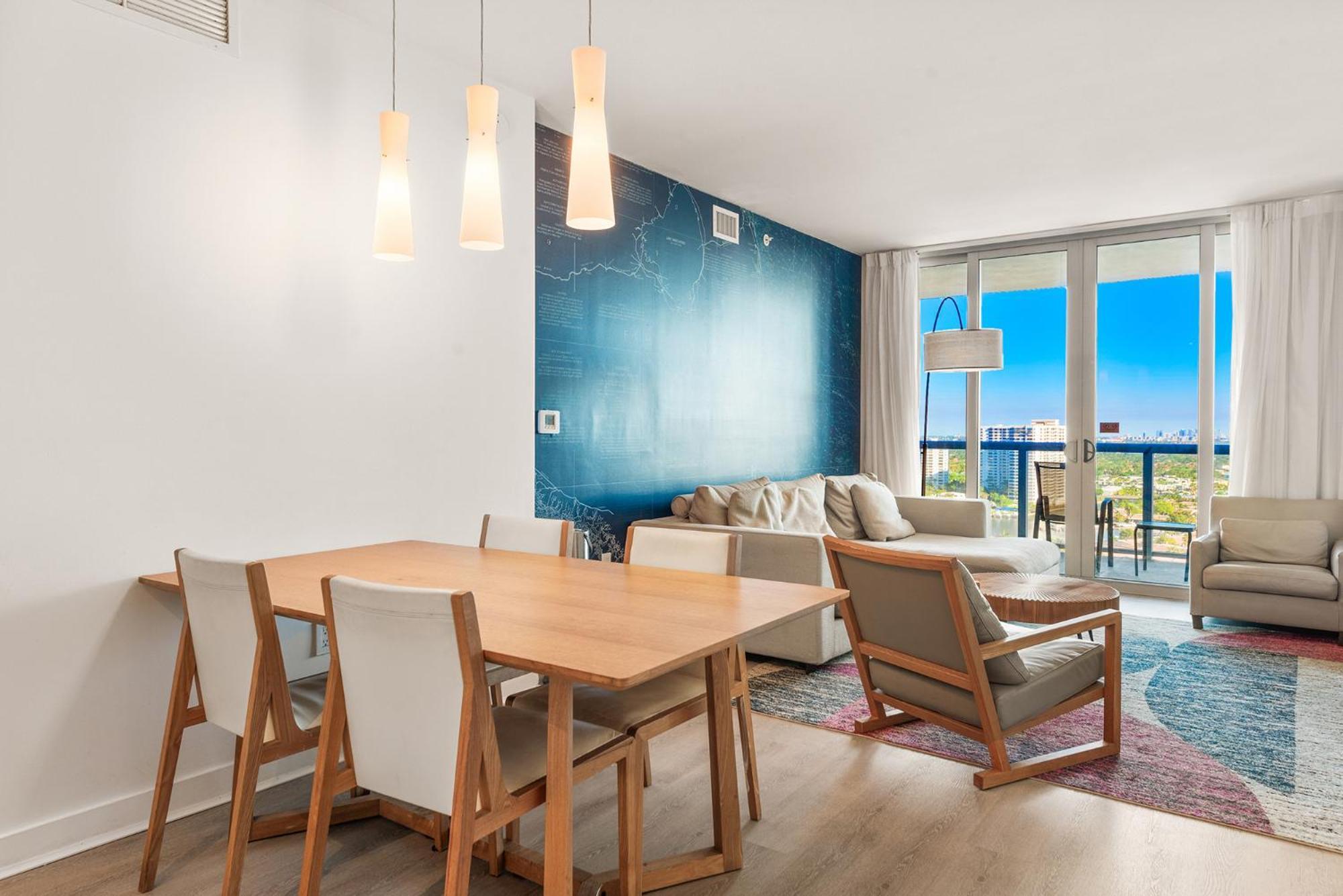 Coastal Luxe Residences - Premium With Pool And Water Views * Hallandale Beach