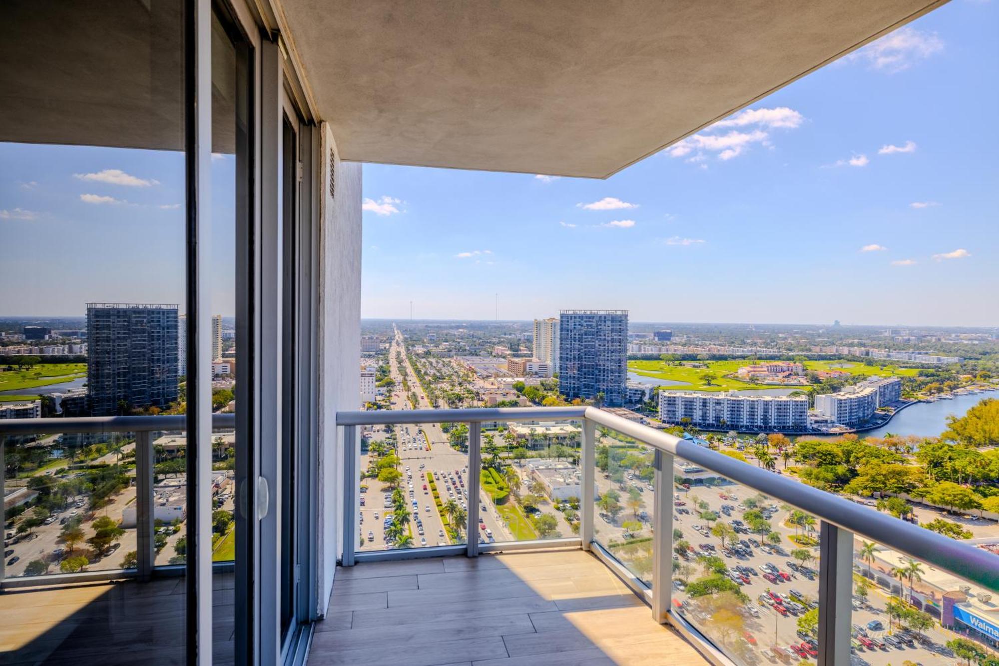 Coastal Luxe Residences - Premium With Pool And Water Views Aparthotel Hallandale Beach