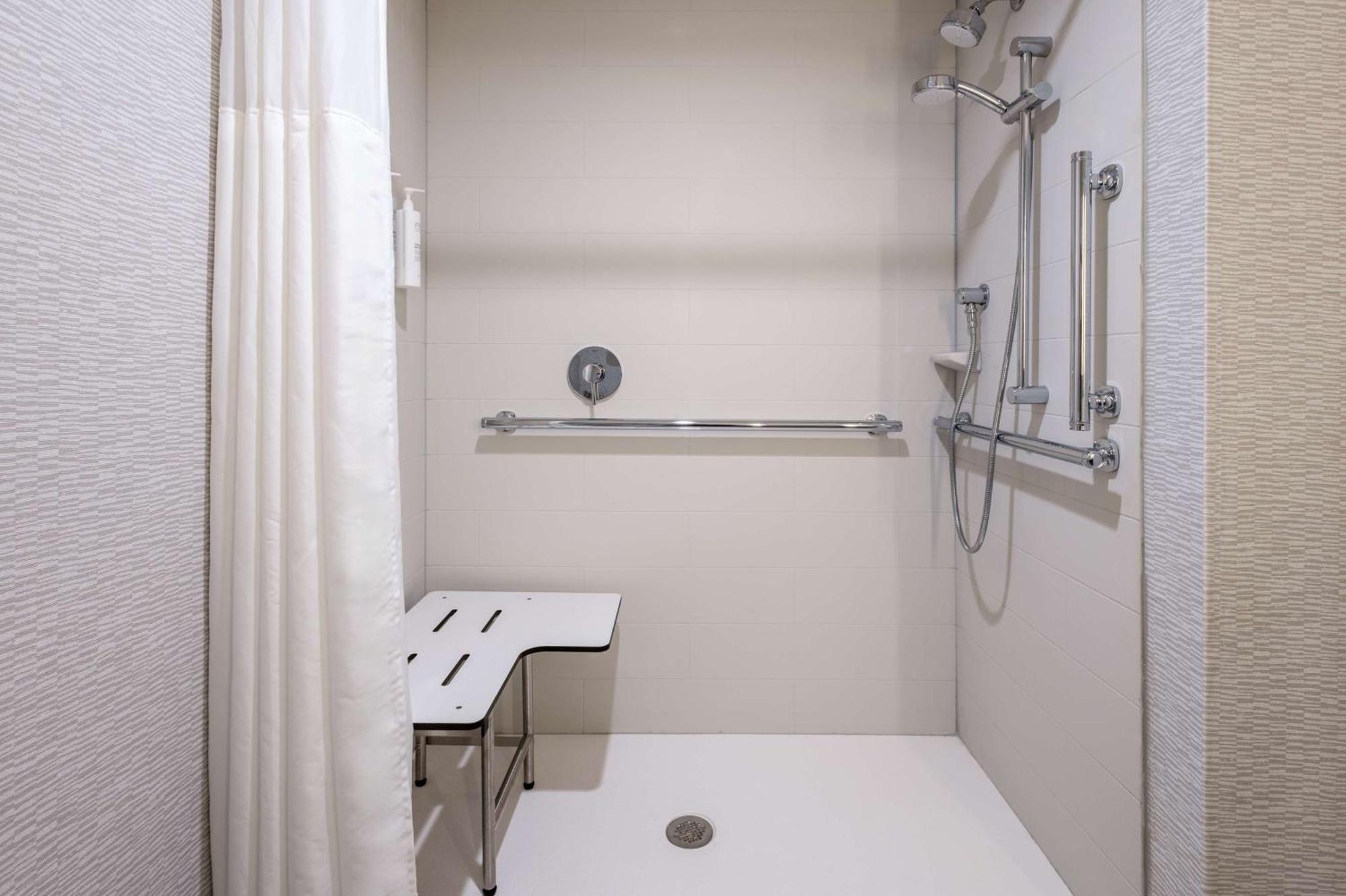 Hotel Hampton & Bayside South Sarasota 3*
