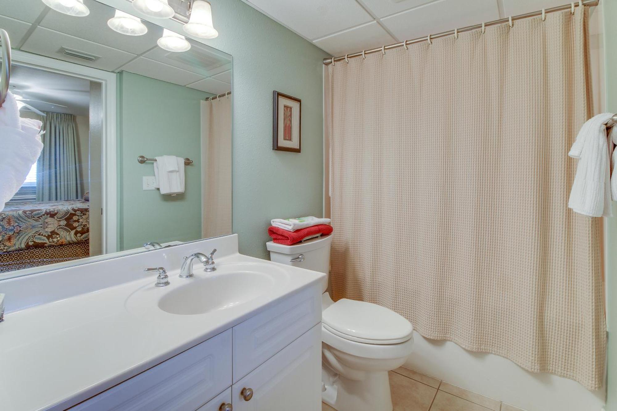 Emerald Apartment *