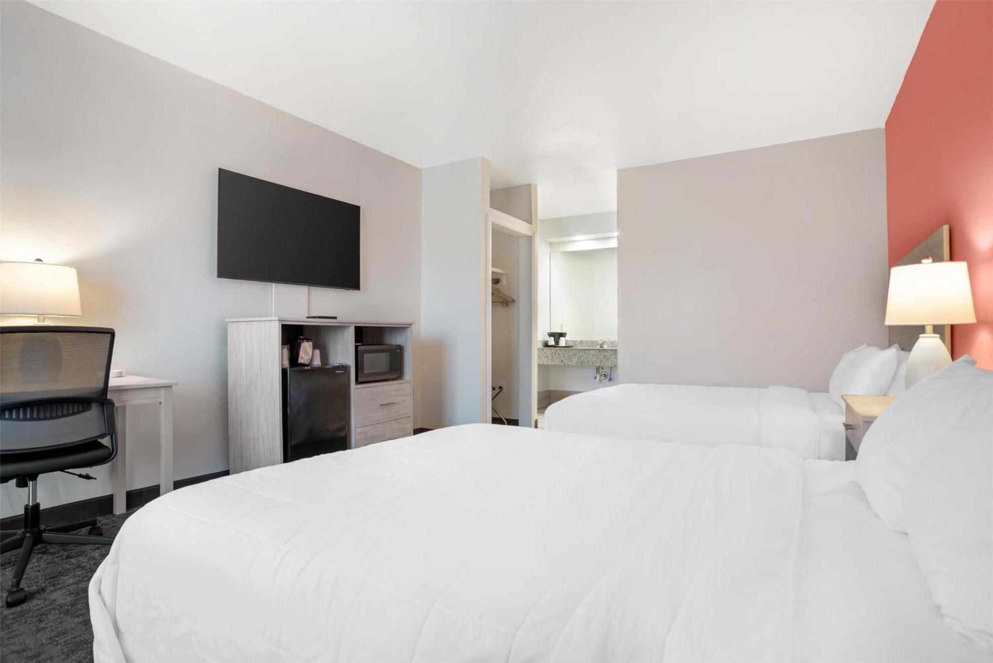 Western Waterfront 3*