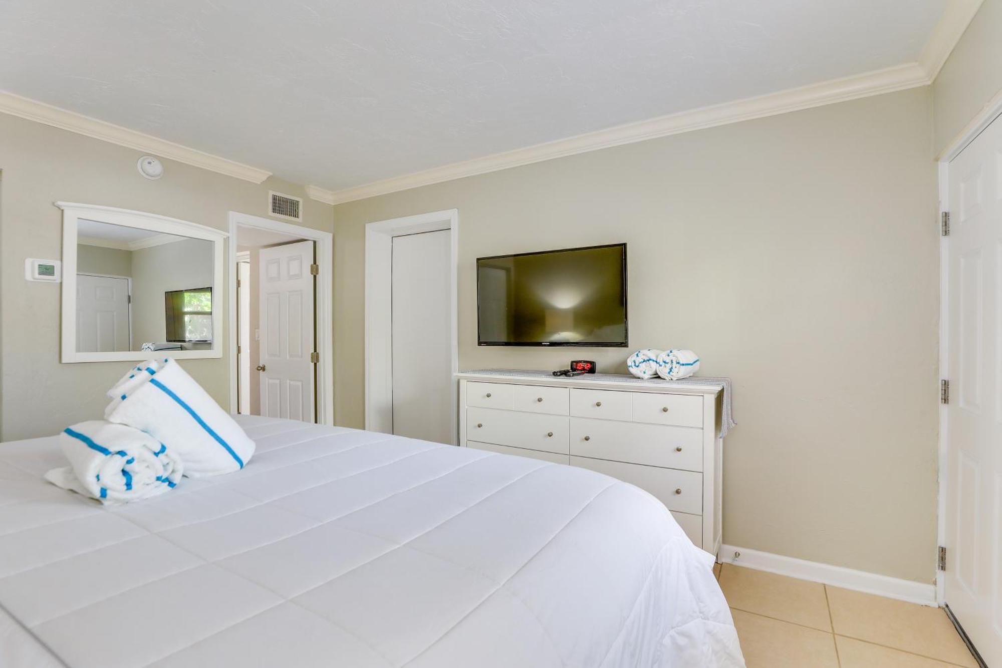 Sunlit Escape With Private * Longboat Key