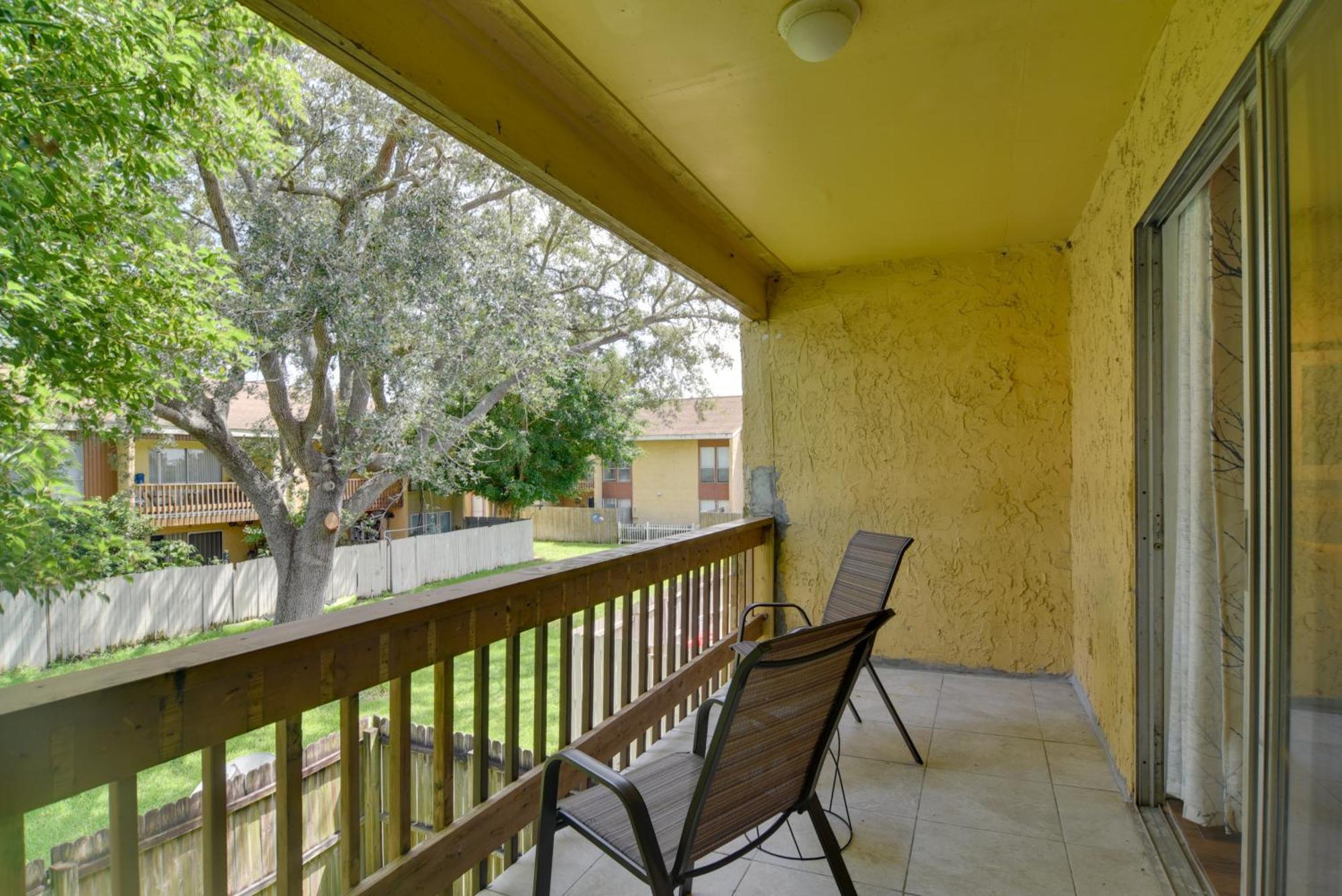 Apartment Escape About 4 Mi To Siesta Key Beach!