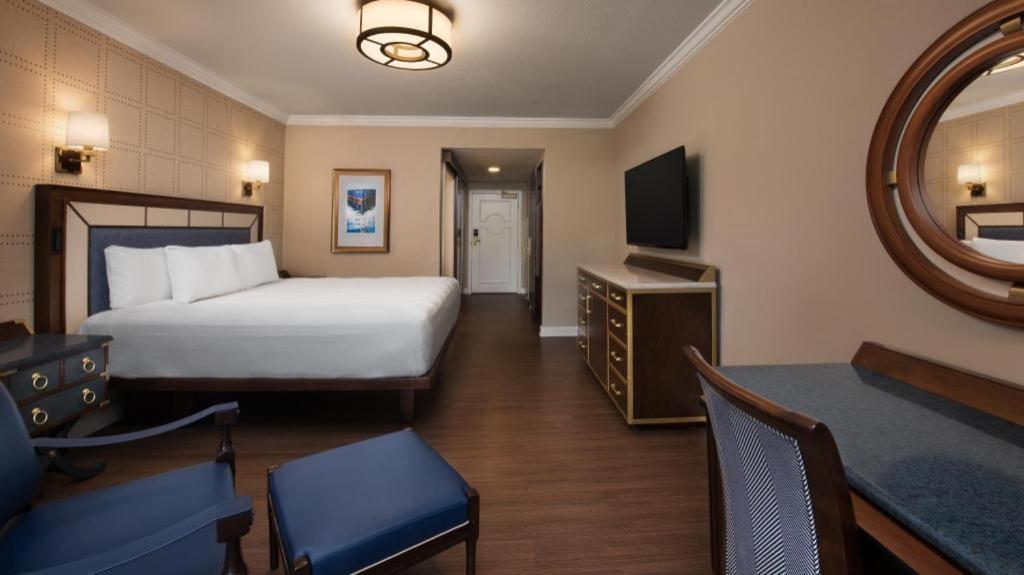 Disney's Yacht Club Resort 4*