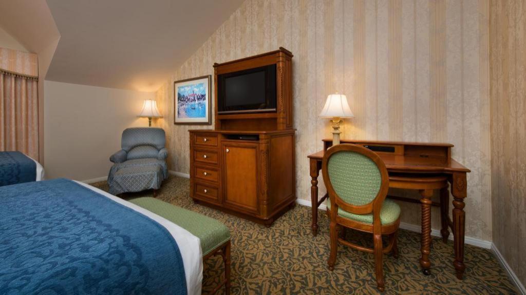 Disney's Grand Floridian And Lake Buena Vista