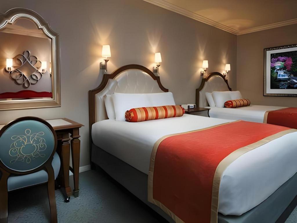 Resort Disney's Grand Floridian And 4*