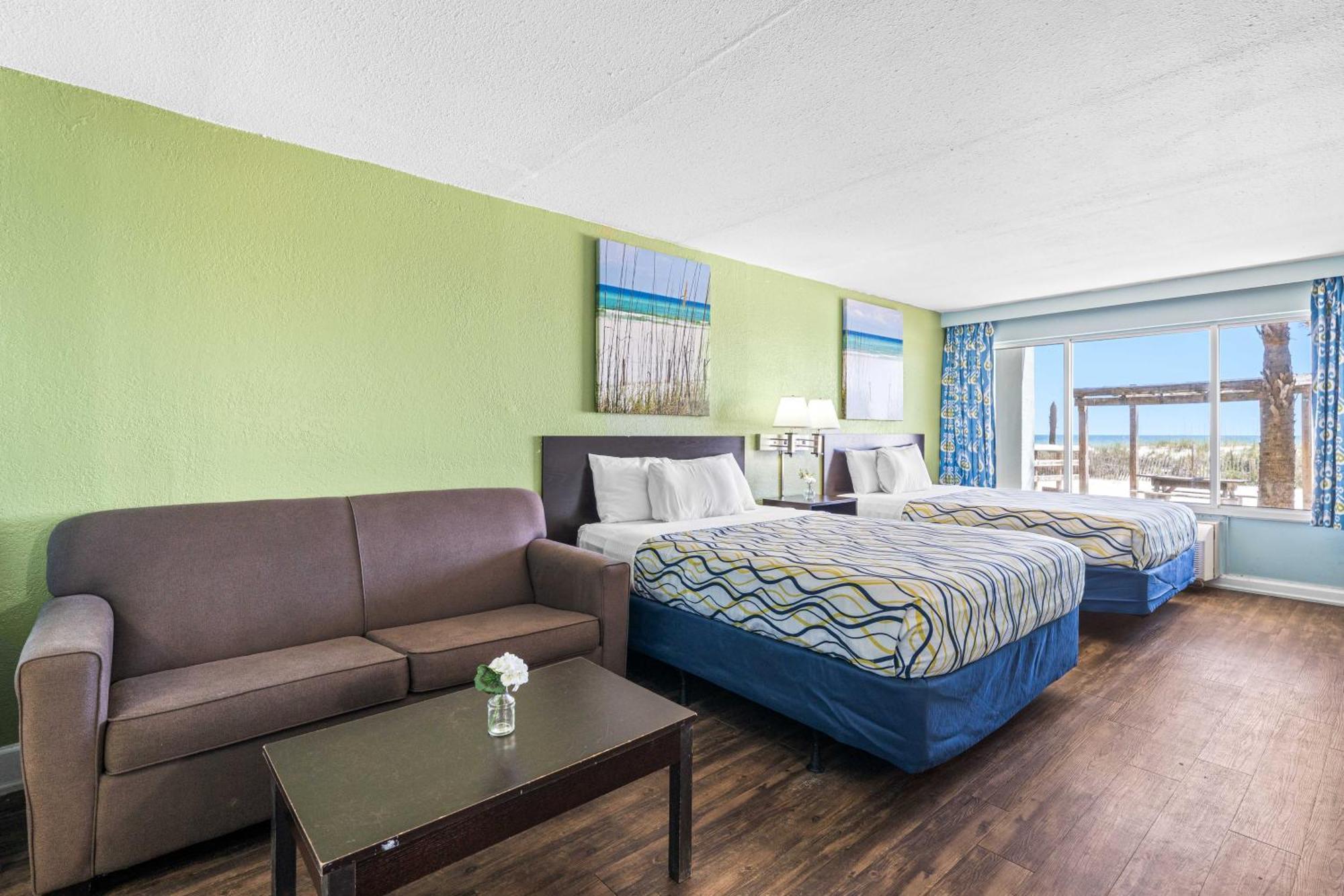 Boardwalk Hotel 2*