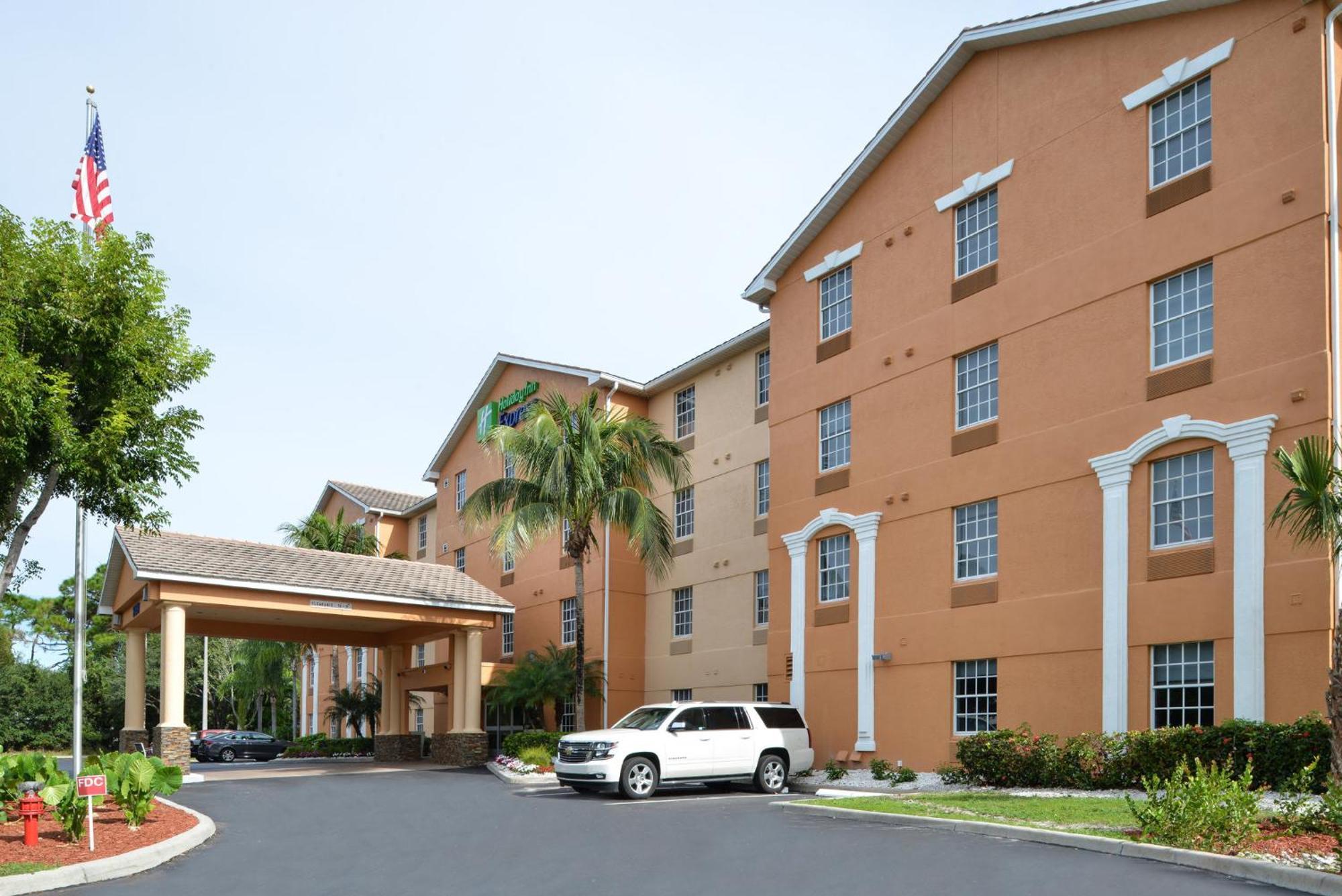 Express & Bonita Springs/naples By Ihg Hotel
