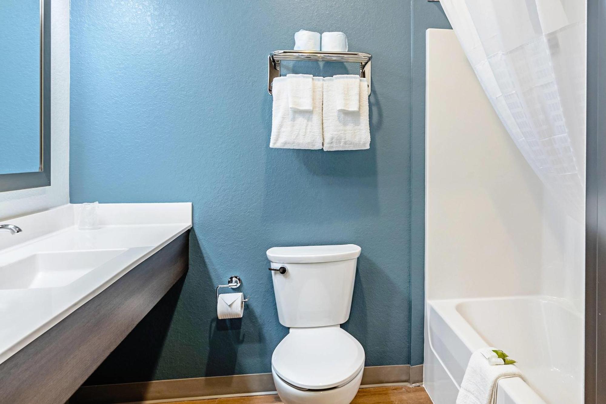 Woodspring Naples Hotel 2*