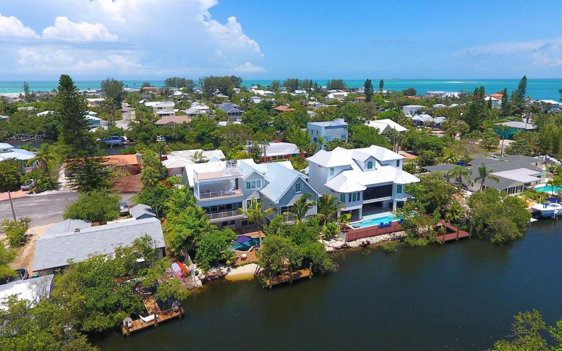A Shore Thing - Second To None Spacious Waterfront Luxury Dock Pool Rooftop Water Views *