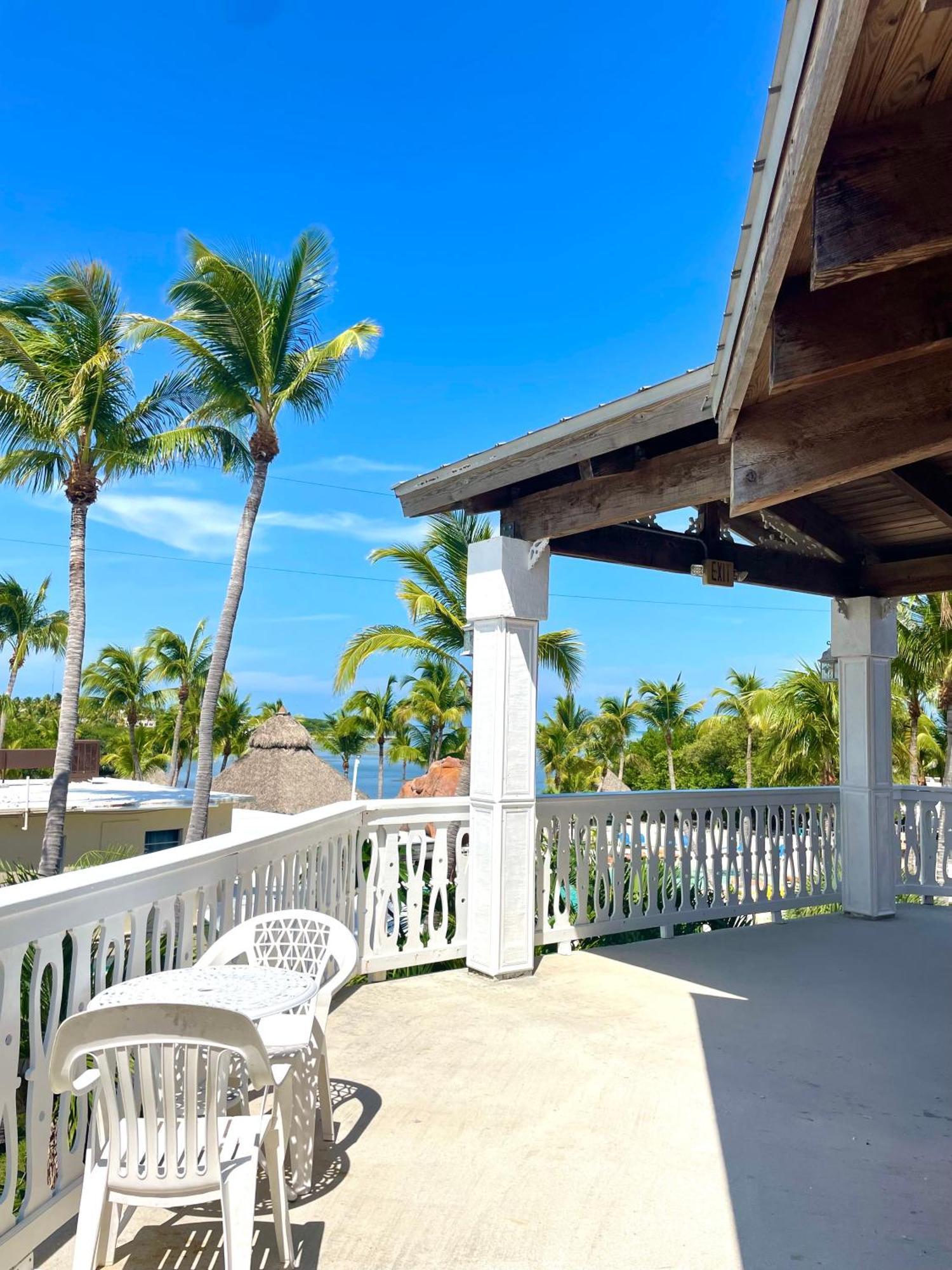 Inn Coconut Cove & Marina