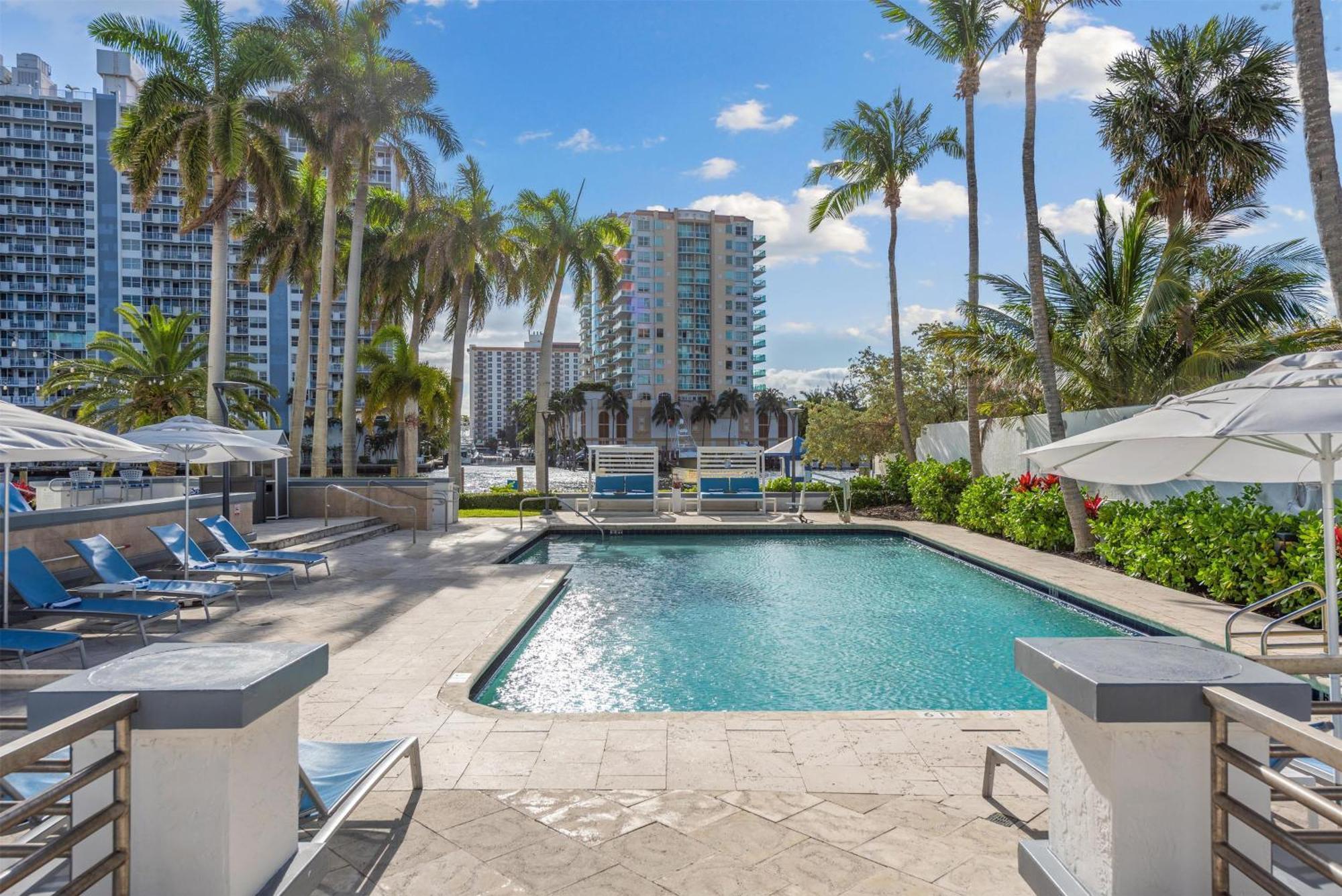 Gallery One - A Doubletree By Hilton