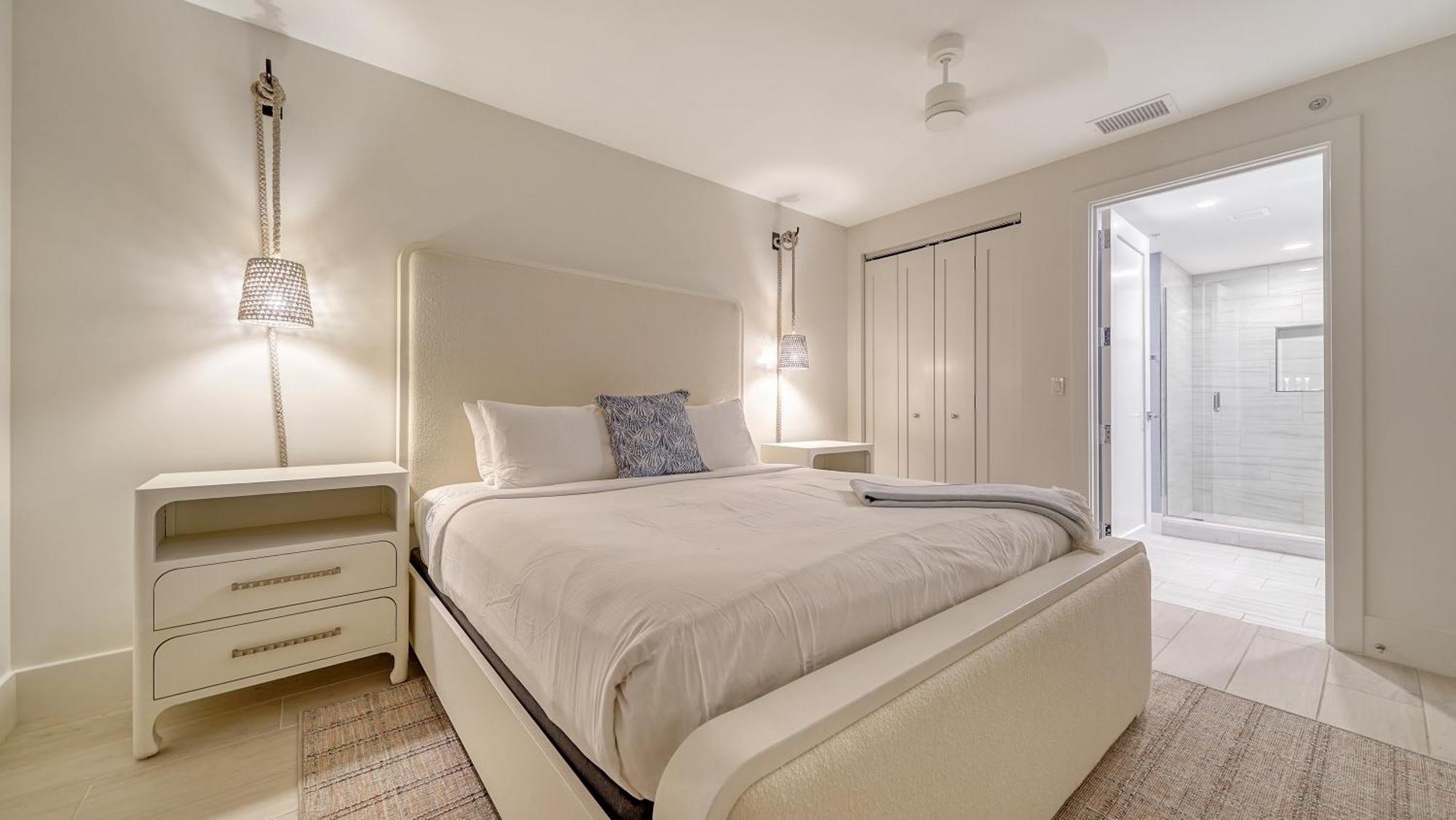 Ten35 Seaside Apartment