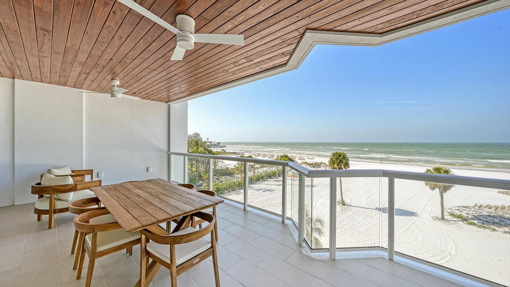 Apartment Ten35 Seaside