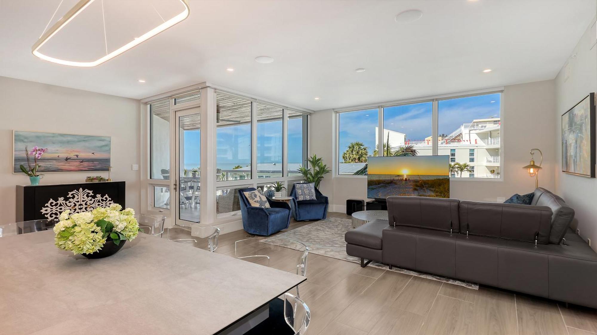 Apartment Ten35 Seaside *
