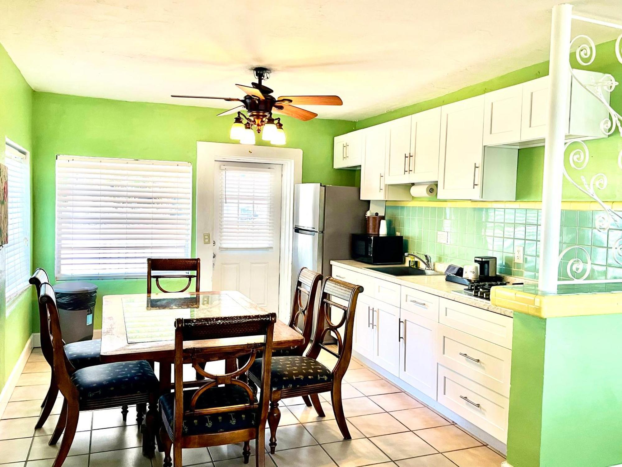 Inn The Pelican Key Largo