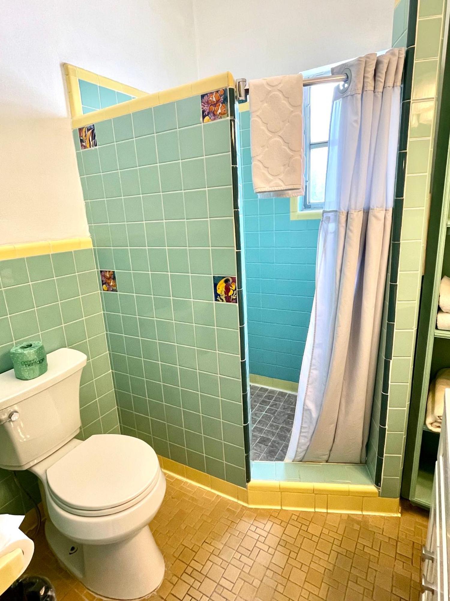 Inn The Pelican 2*