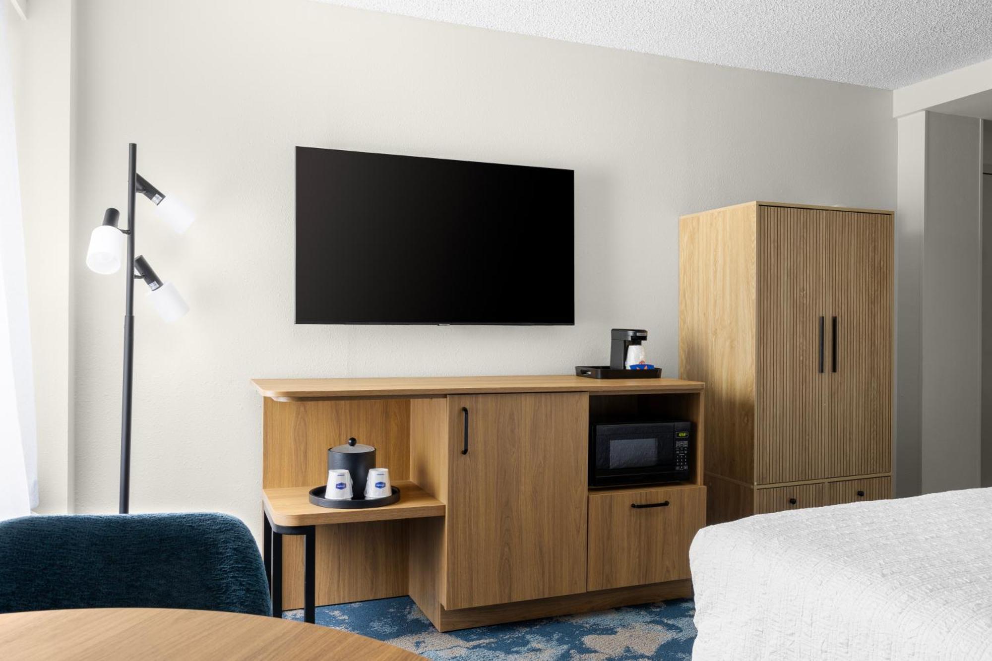 Hotel Hampton Miami-airport West 3*