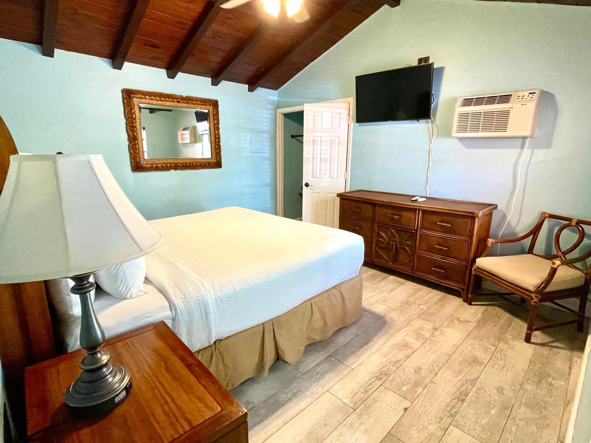 Inn The Pelican Key Largo