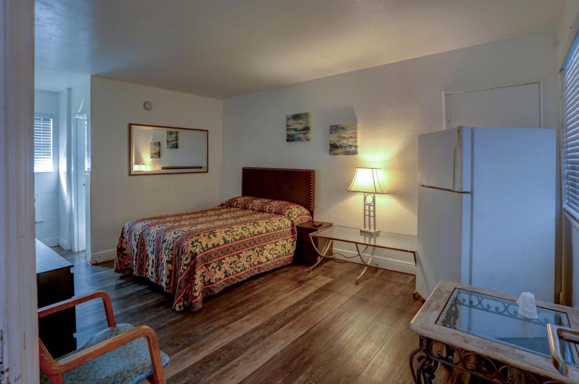 And Town Motel