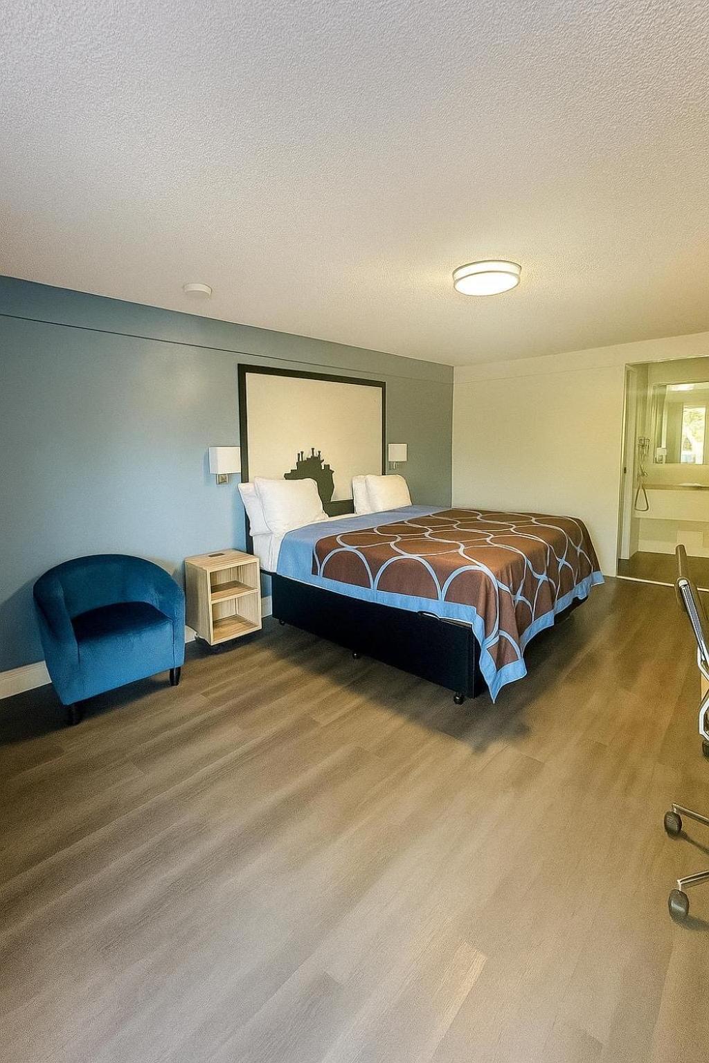 Super 8 By Wyndham West Palm Motel Lantana