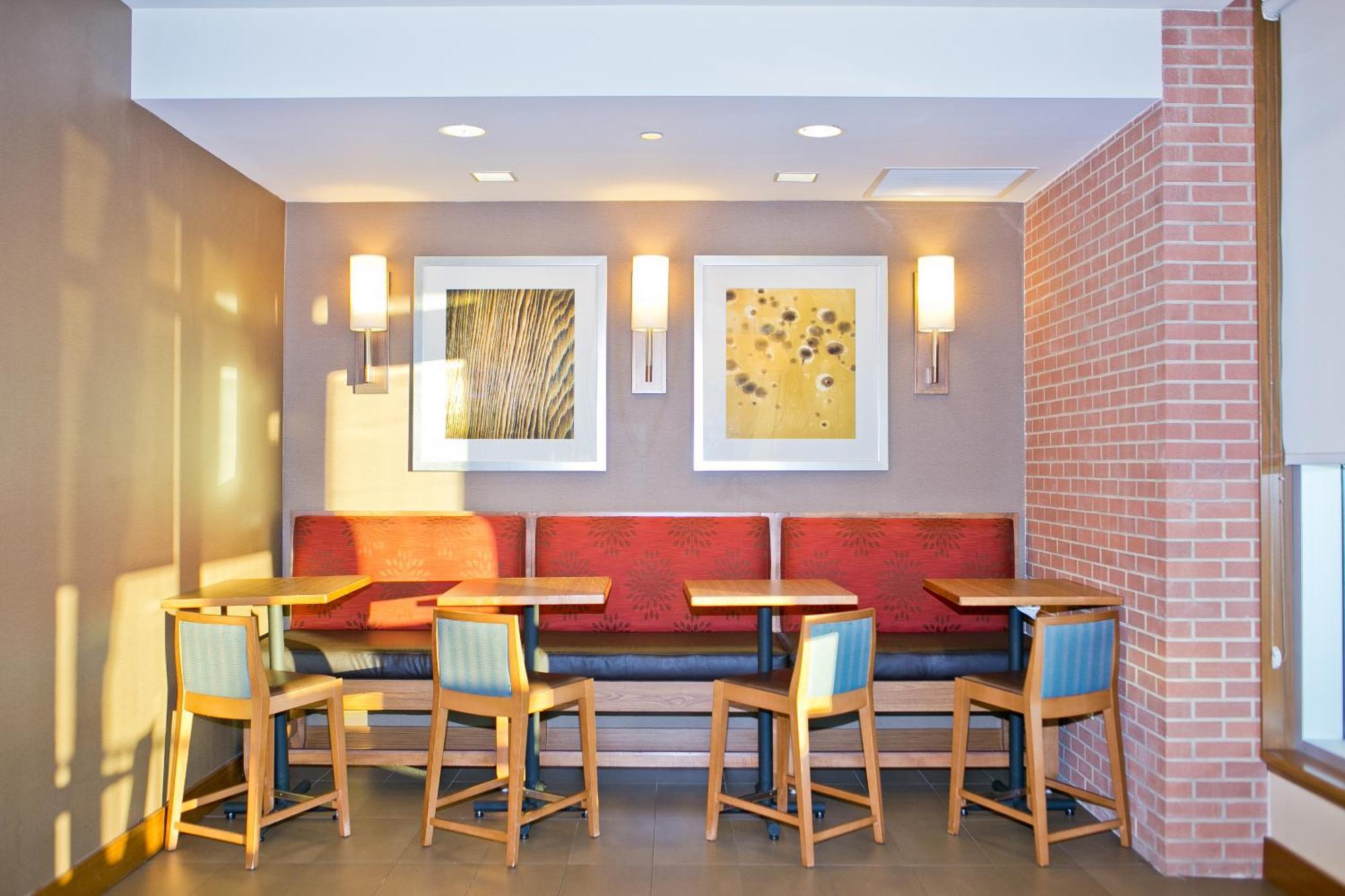 Hyatt Place Airport Pensacola