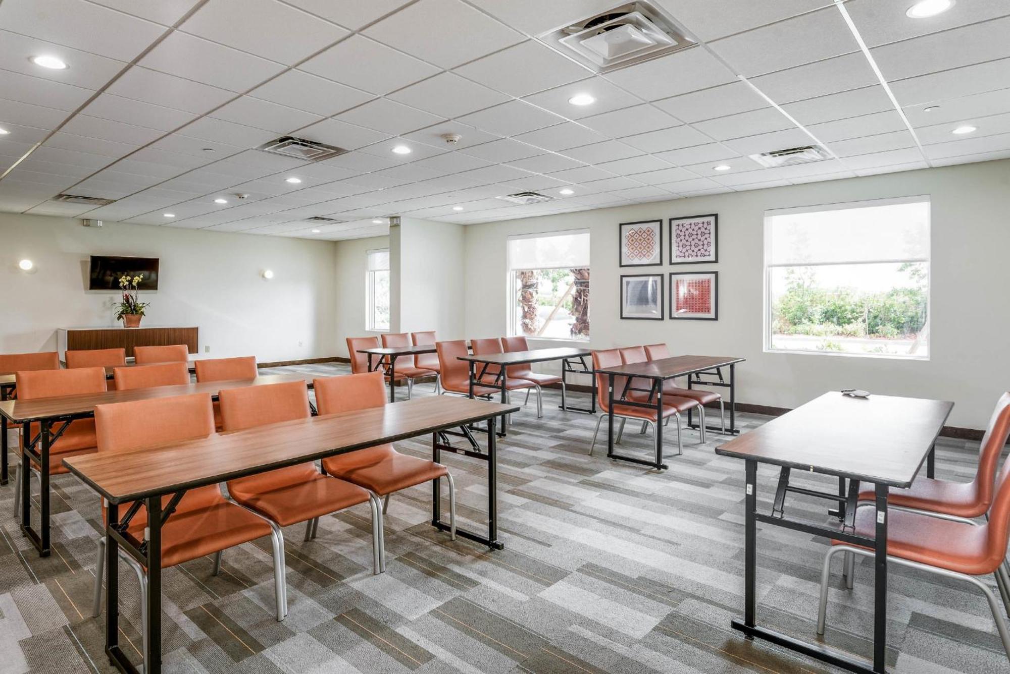 Express & Boynton West By Ihg 3*