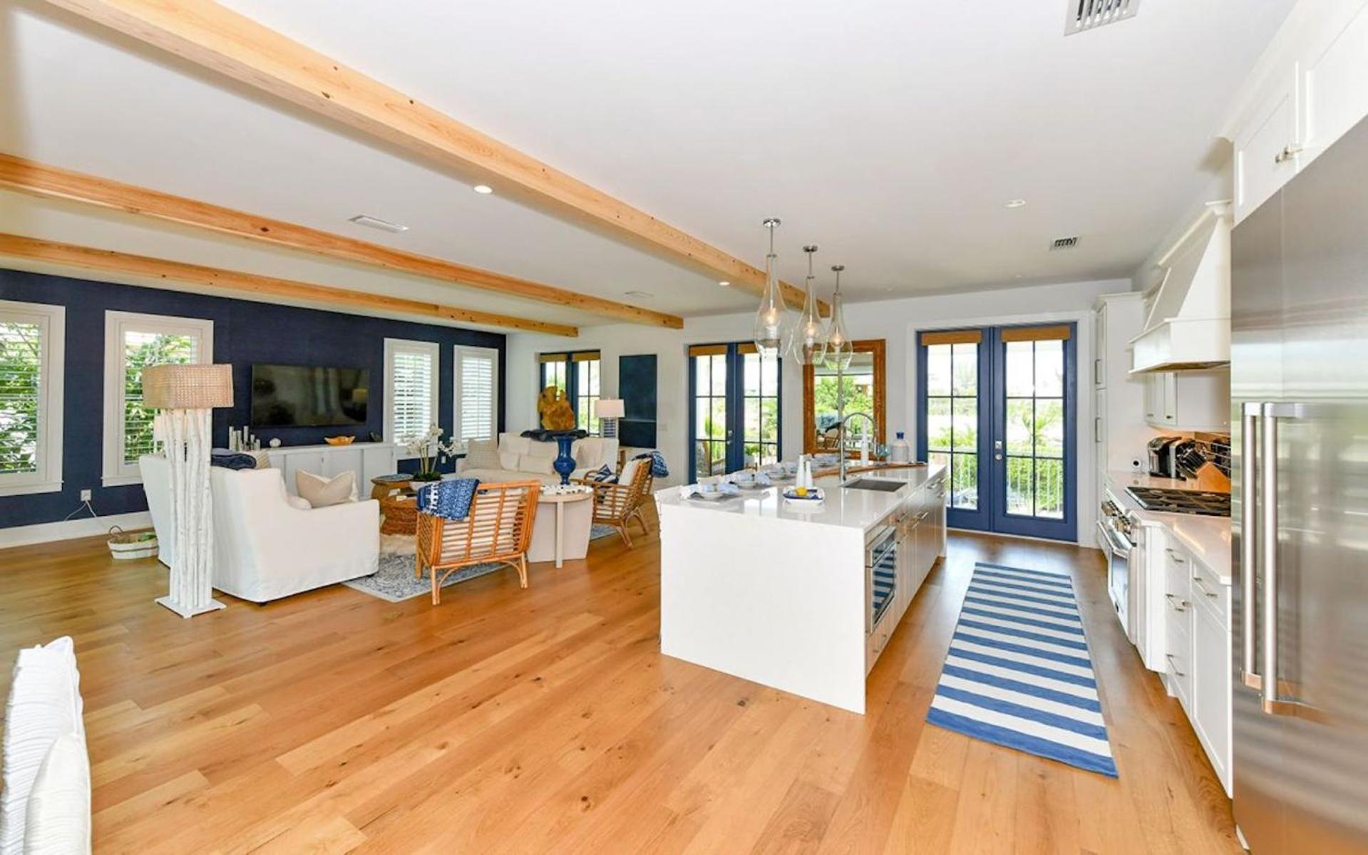 A Shore Thing - Second To None Spacious Waterfront Luxury Dock Pool Rooftop Water Views *