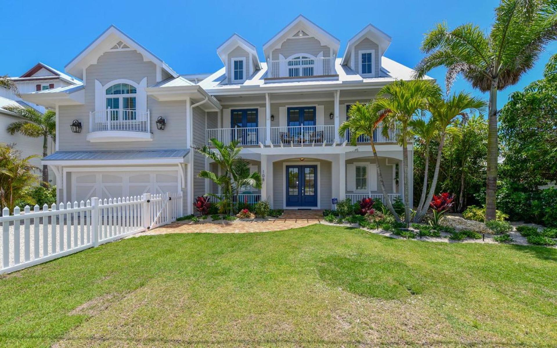 Holiday home A Shore Thing - Second To None Spacious Waterfront Luxury Dock Pool Rooftop Water Views Anna Maria