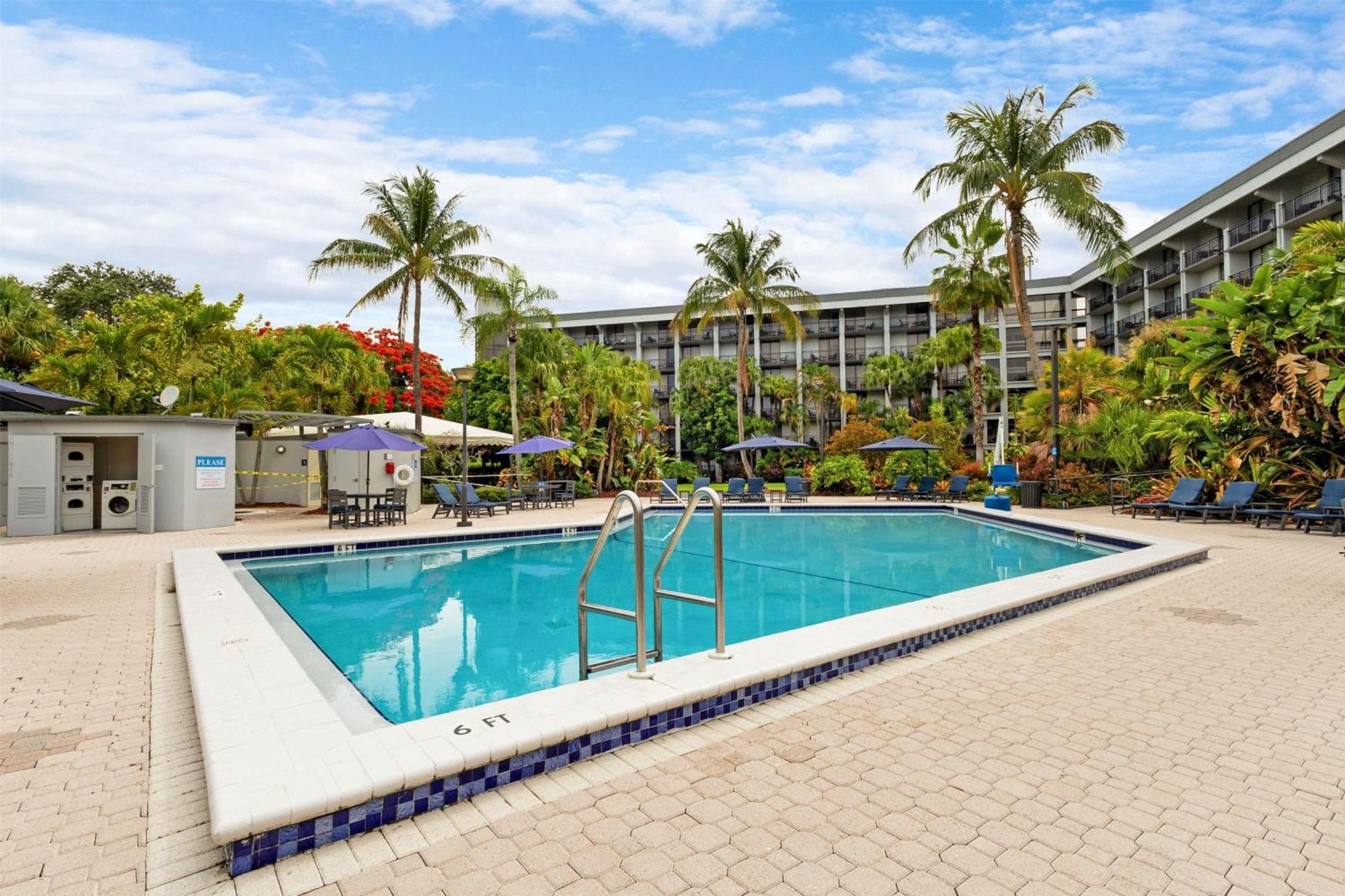 Doubletree By Hilton Palm Gardens Hotel
