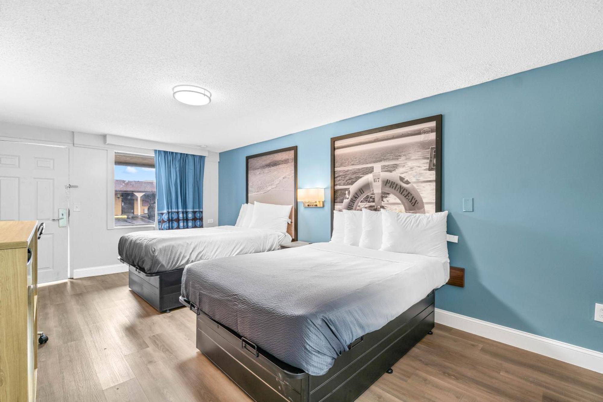 Motel Super 8 By Wyndham West Palm 2*