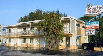 Inn The House - Treasure Island 2*