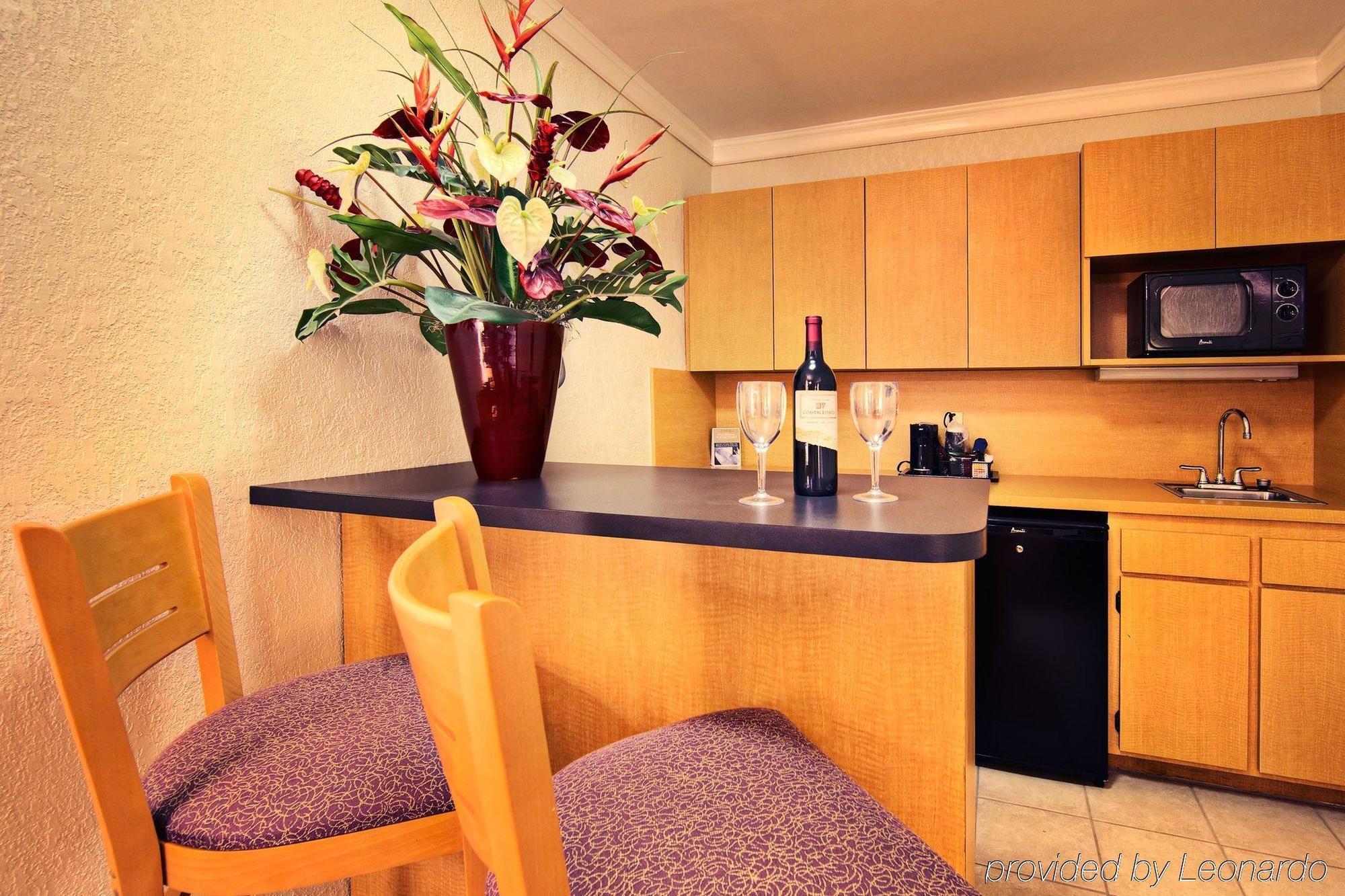Ramada Oakland Park 2*