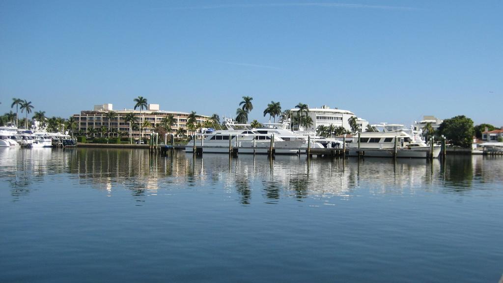 Mar And Lake Worth Beach