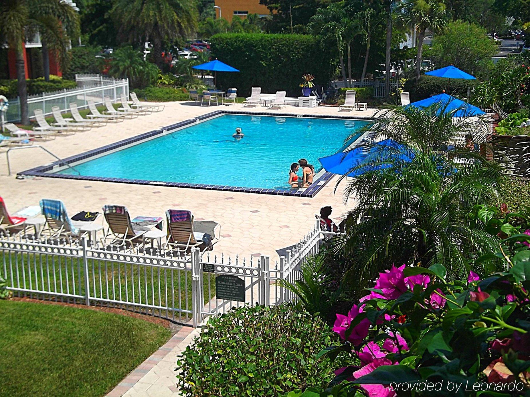 Collins 3* Naples