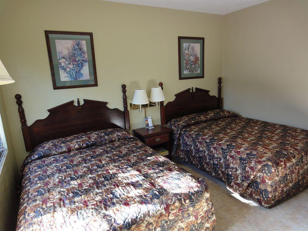 Hotel Oceans & Pompano Beach