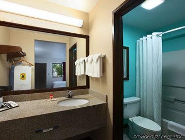 Super 8 By Wyndham * Naples