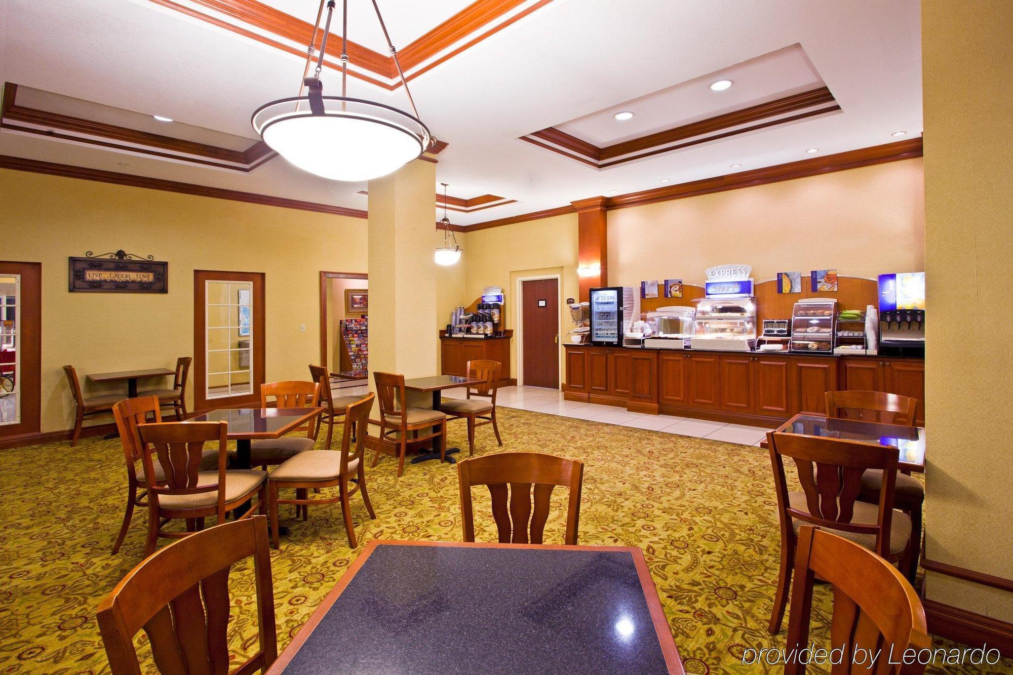 Express & Tampa-fairgrounds-casino By Ihg Hotel 2*