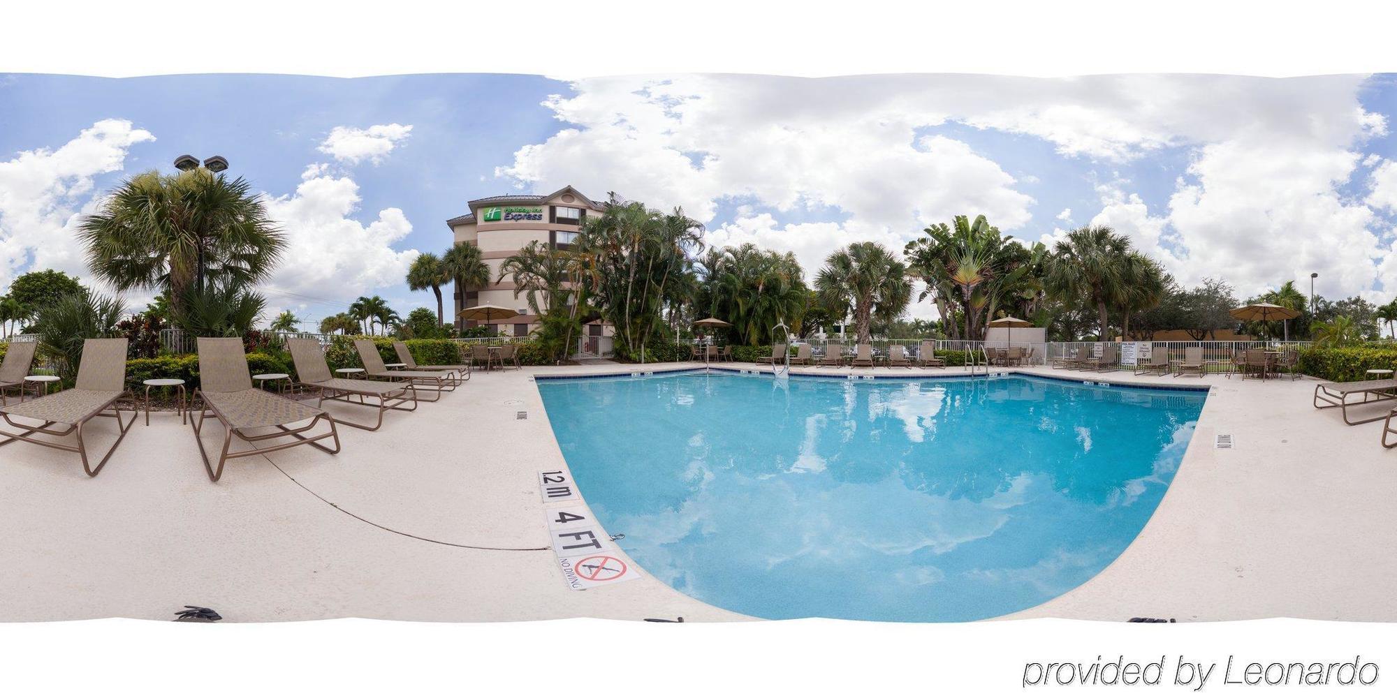 Hotel Express Lauderdale North - Executive Airport By Ihg