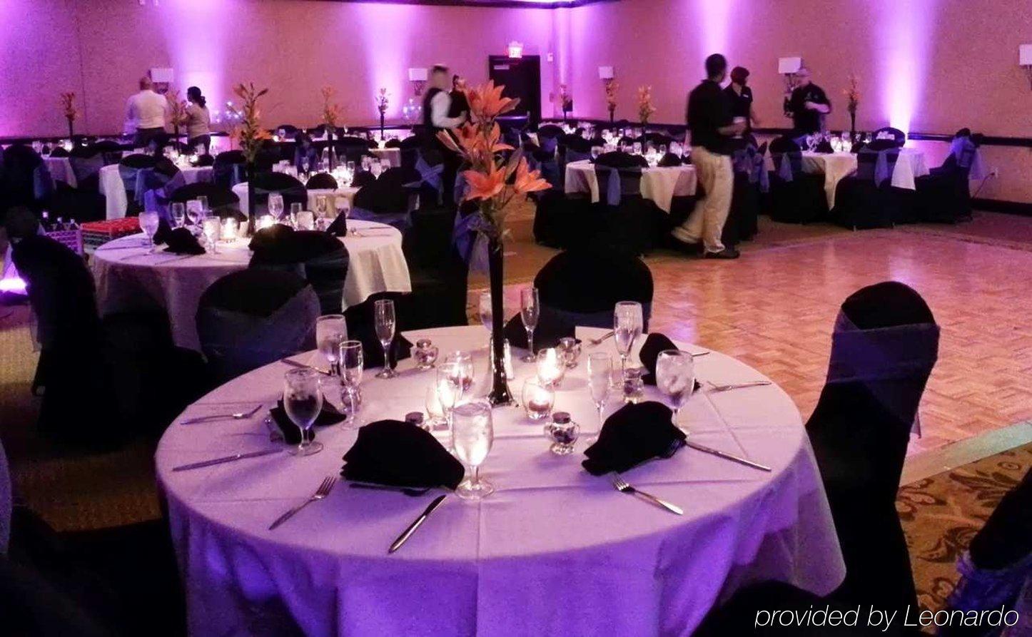 Hotel Embassy By Hilton Brandon Tampa