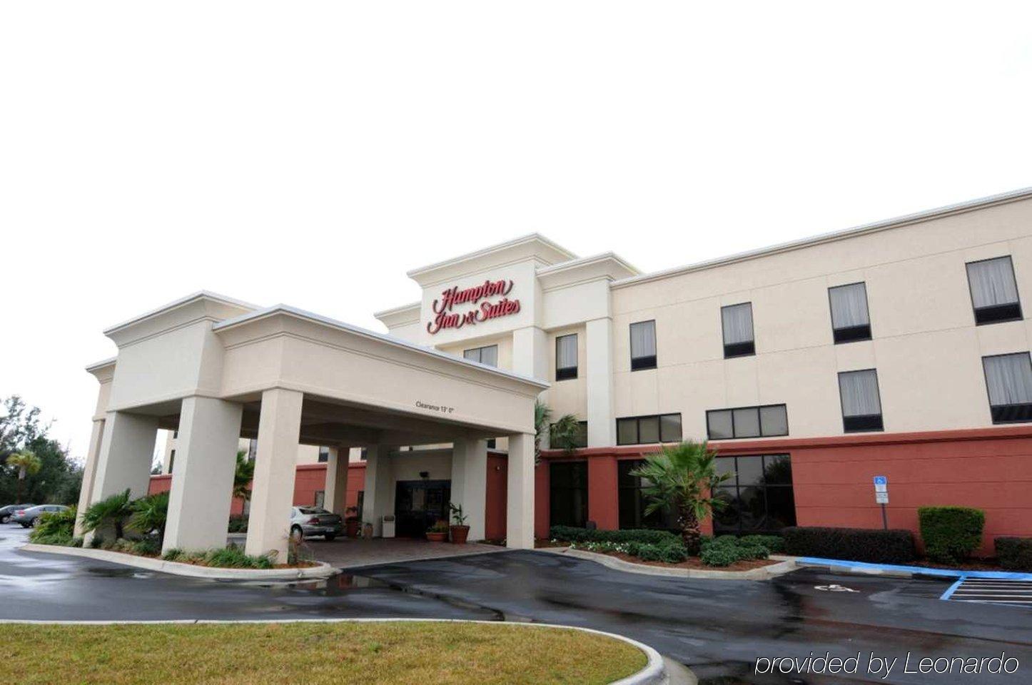 Hampton & I-10 N At Town Plaza 3*