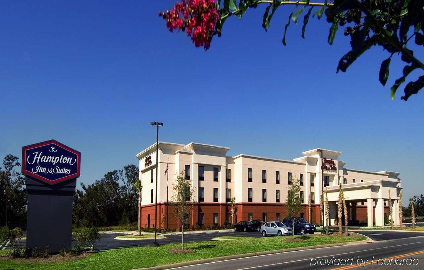Hampton & I-10 N At Town Plaza Hotel 3*